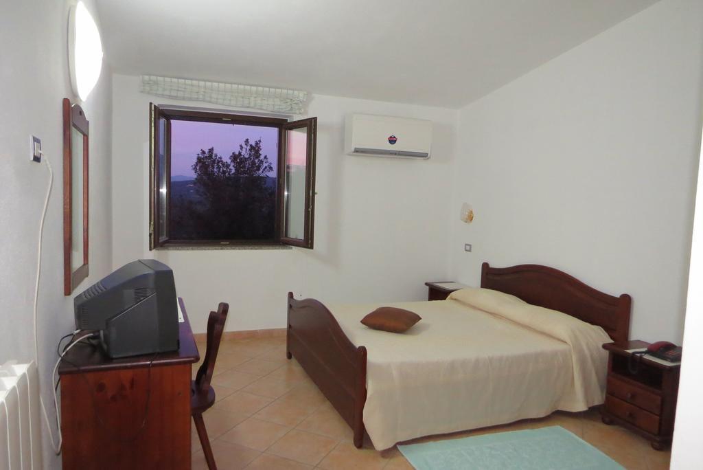 Hotel Ispinigoli Dorgali Szoba fotó